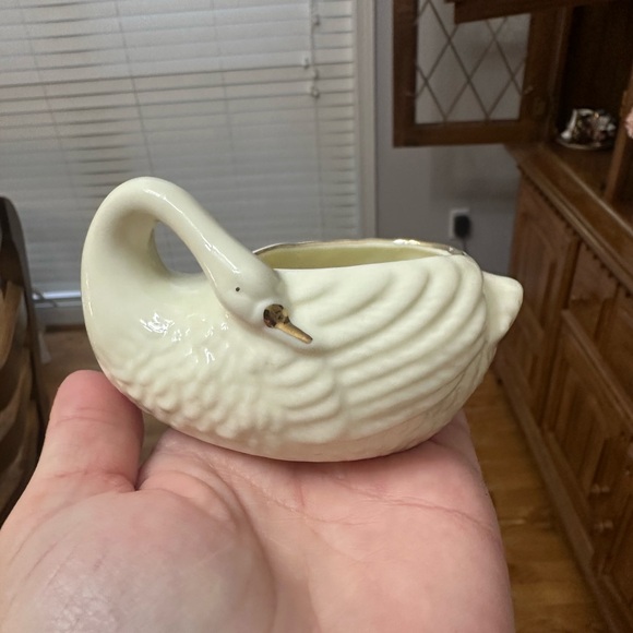 Ceramic swan taper candle holder - Picture 1 of 4